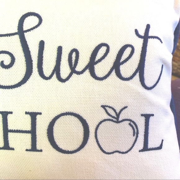 Thro Homeschool Pillow NWT Throw Pillow Home Sweet Homeschool - Picture 3 of 5